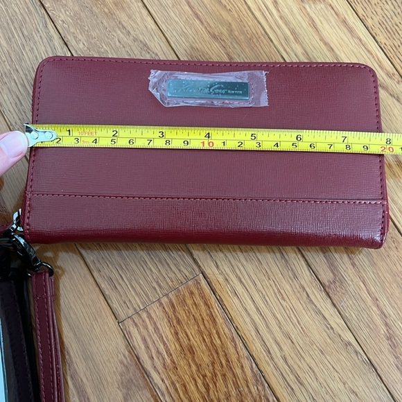💜HOST PICK💜Kenneth Cole New York Red Leather Wallet with Detachable Wrist Stap - Picture 9 of 10